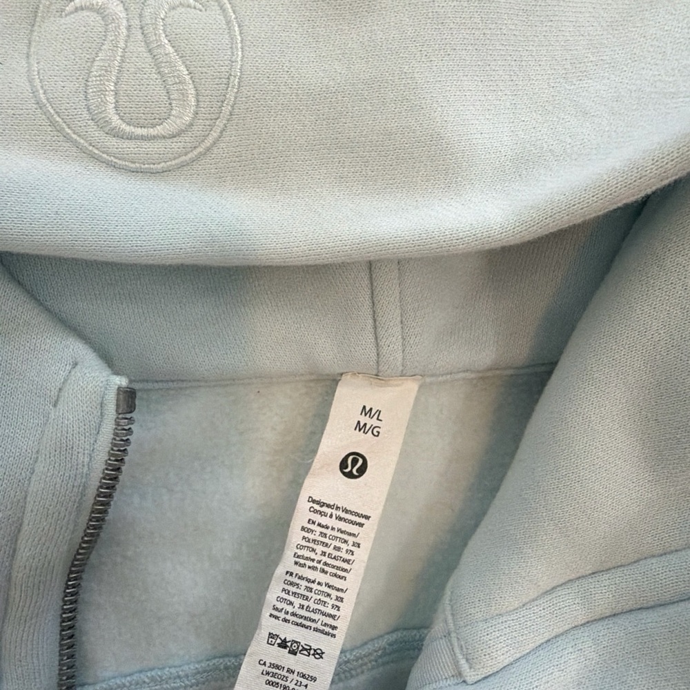 lululemon athletica powder blue scuba - Picture 6 of 9